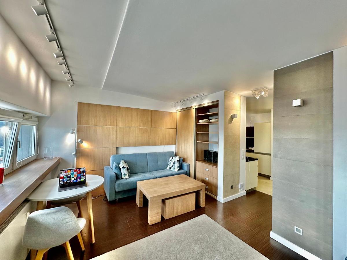 Top Metro X2 Fast Wifi 400 Mbs 70'Tv Netflix Hbo Max Appletv+ Disney+ 华沙 外观 照片